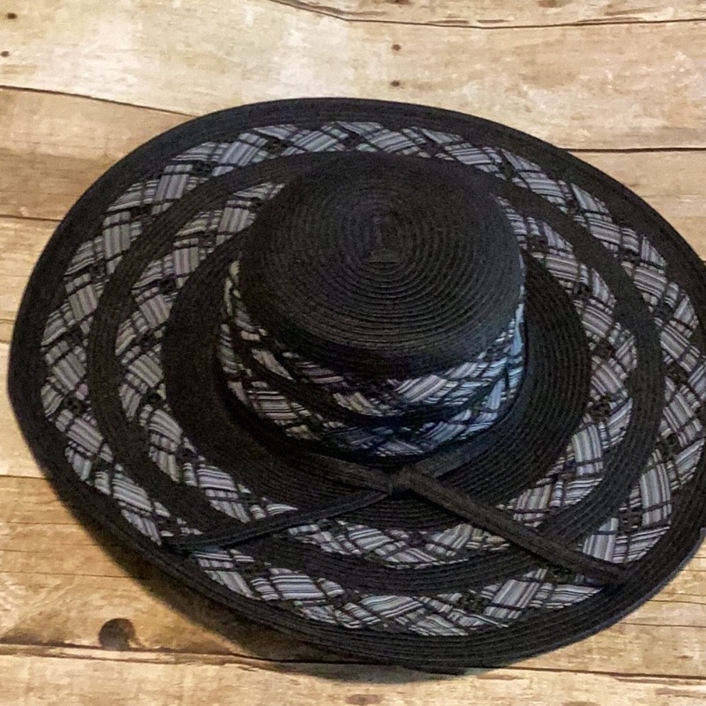 Elegant Black and white Women's Hat - Picture 8 of 8
